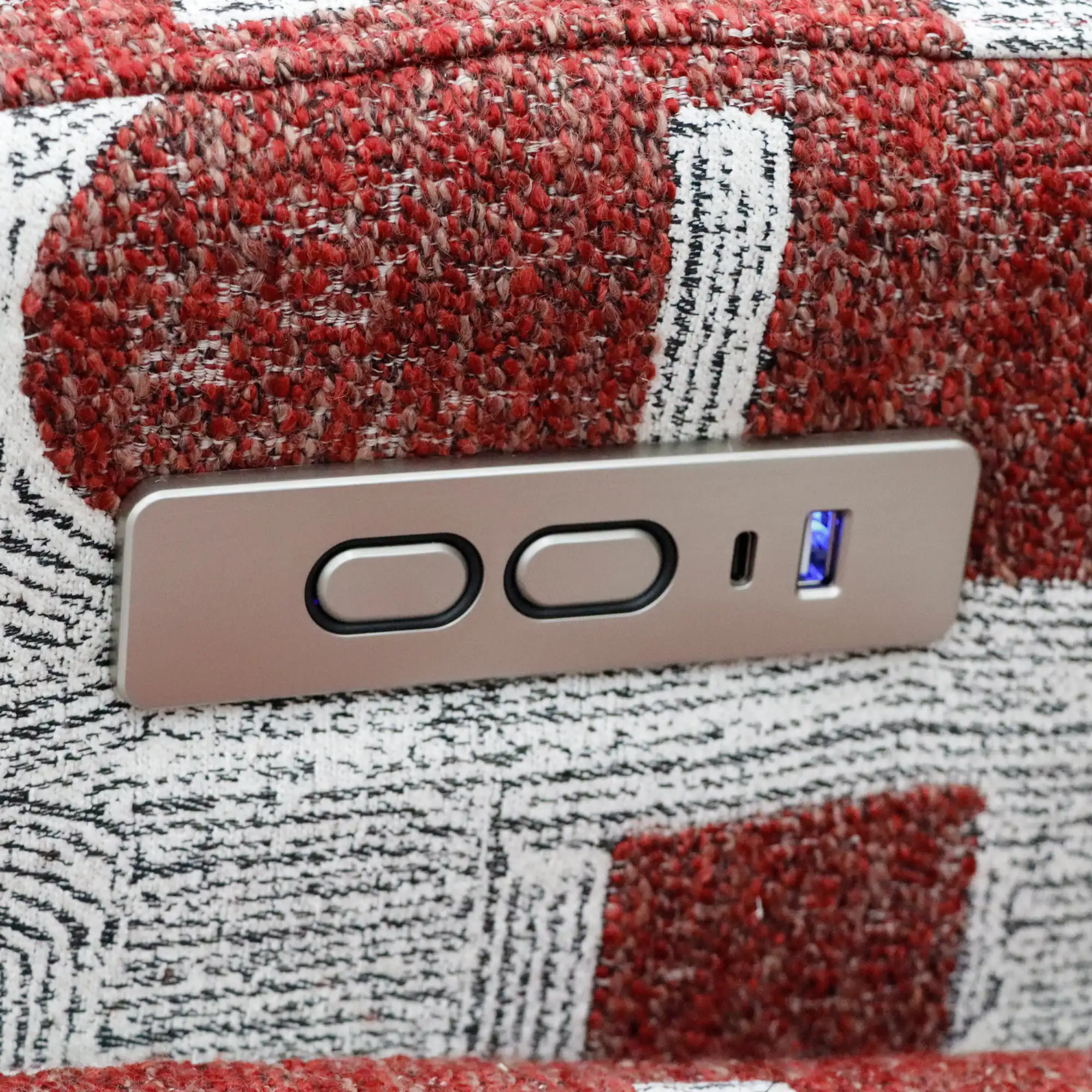 Seville_Red_and_White_9